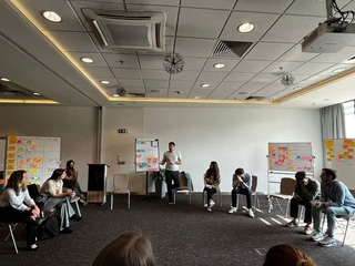 Leading the strategy session